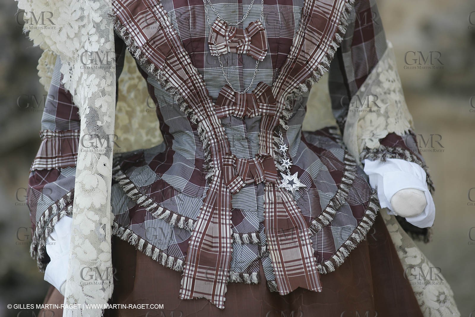 May 2004 - La Tour d'Aigues (FRA, 84) - Old costumes for women of the South exhibition