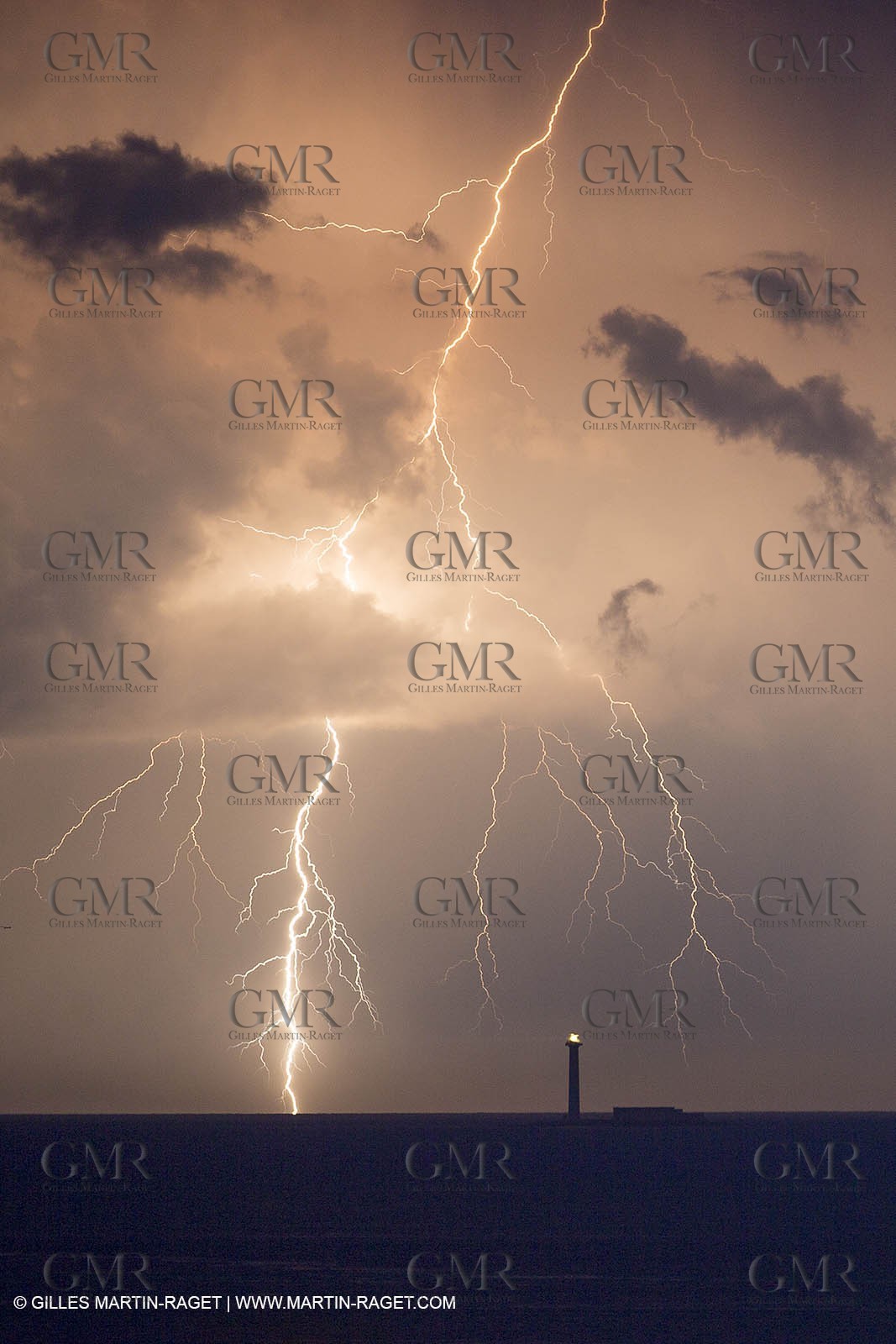 Thunderstorm over Planier island lighthouse - Marseille (FRA,13) - 18 06 2014