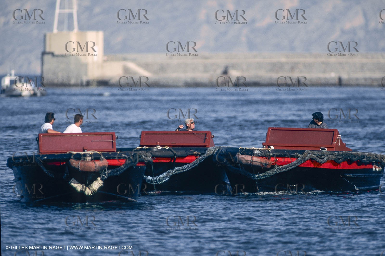 Monde maritime, opérations porturaires, ports, manoeuvres, marine world, harbour operations, maritime shipping,