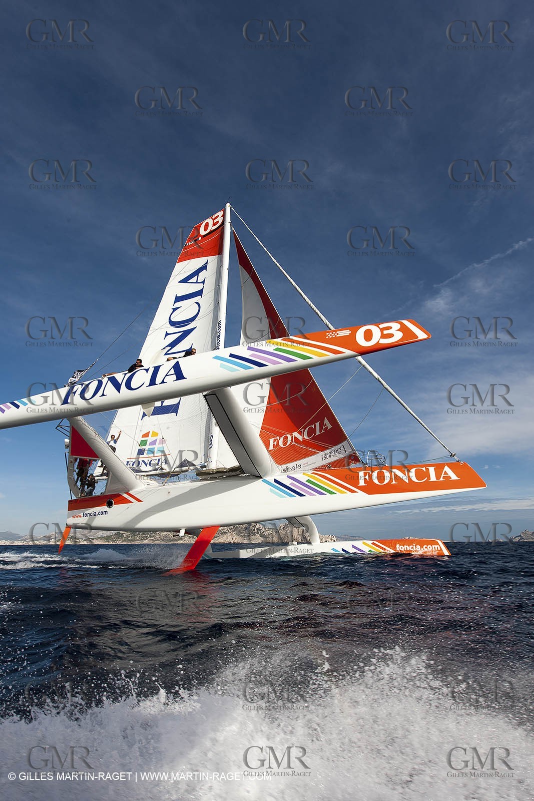 27 09 2012 - Marseille (FRA,13) - Alpari World Match Race Tour - Match Race France 2012 - Day 3 - Quarter finals - Matc Racing specialists sail on Foncia