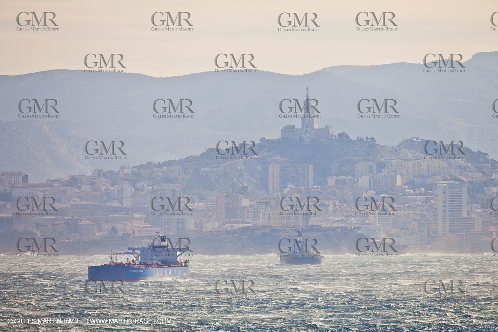 25 10 2010 - Marseille (FRA,13) - Ships at the mooring due to a strike of the harbour staff