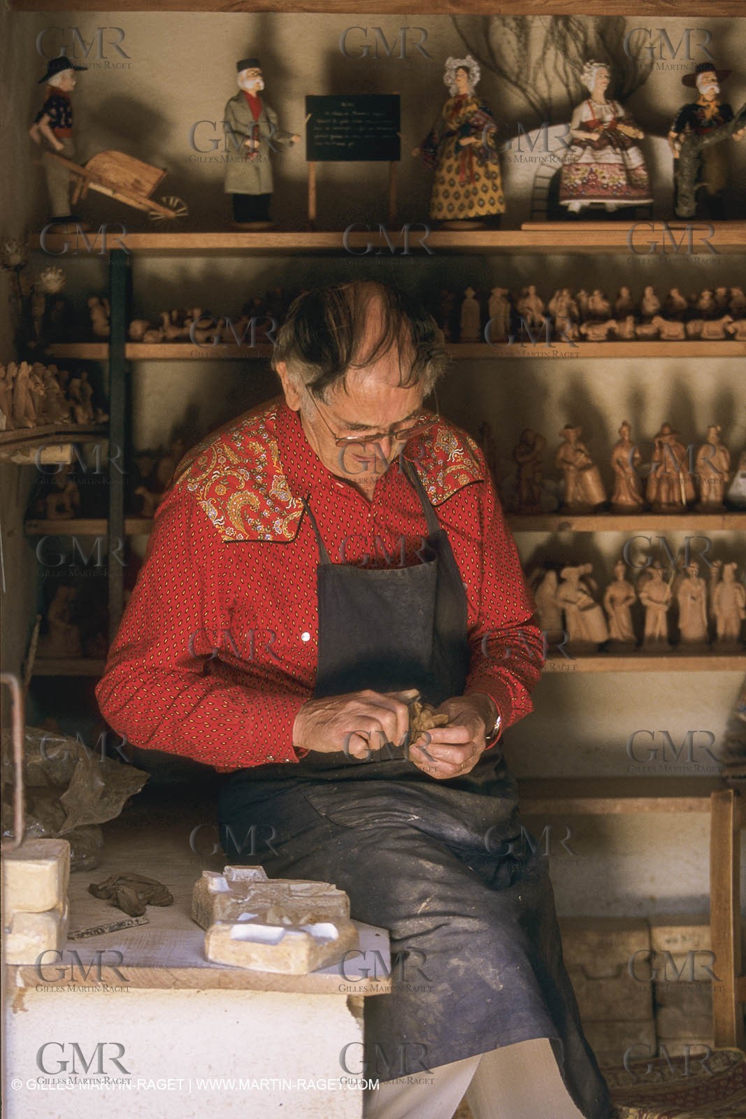 Baux de Provence, Cribs making