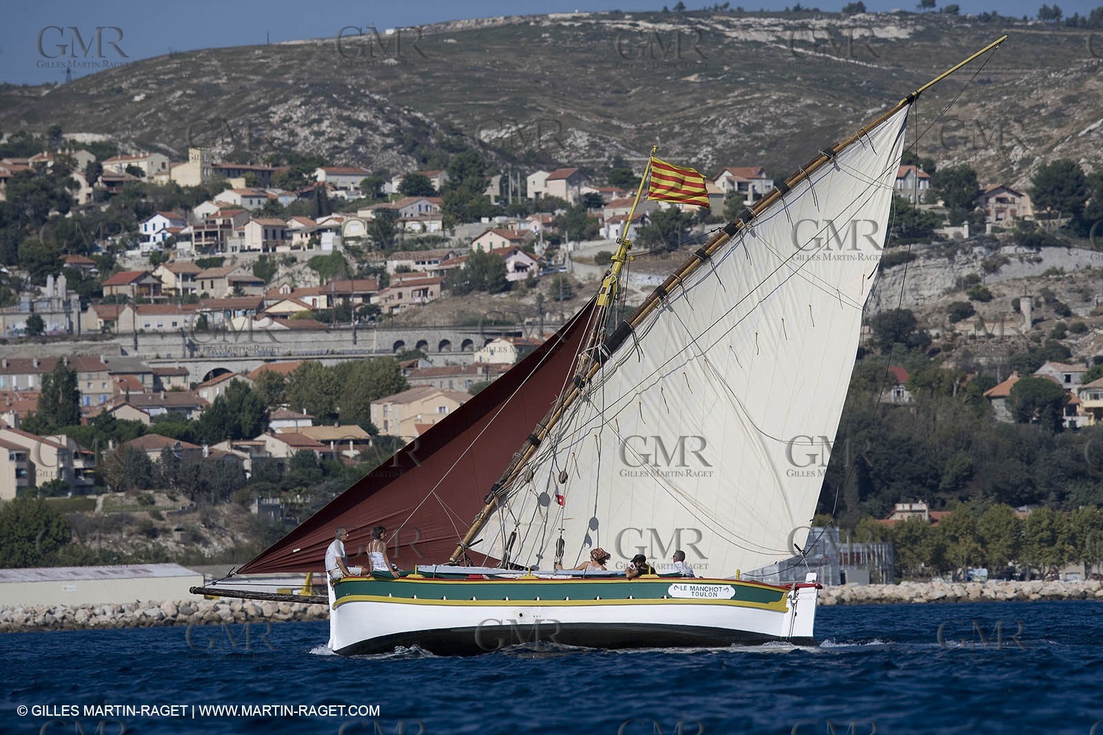 1 09 2007 - Marseille (FRA, 13) - Latin rigs in l'Estaque (Marseille north bay village)