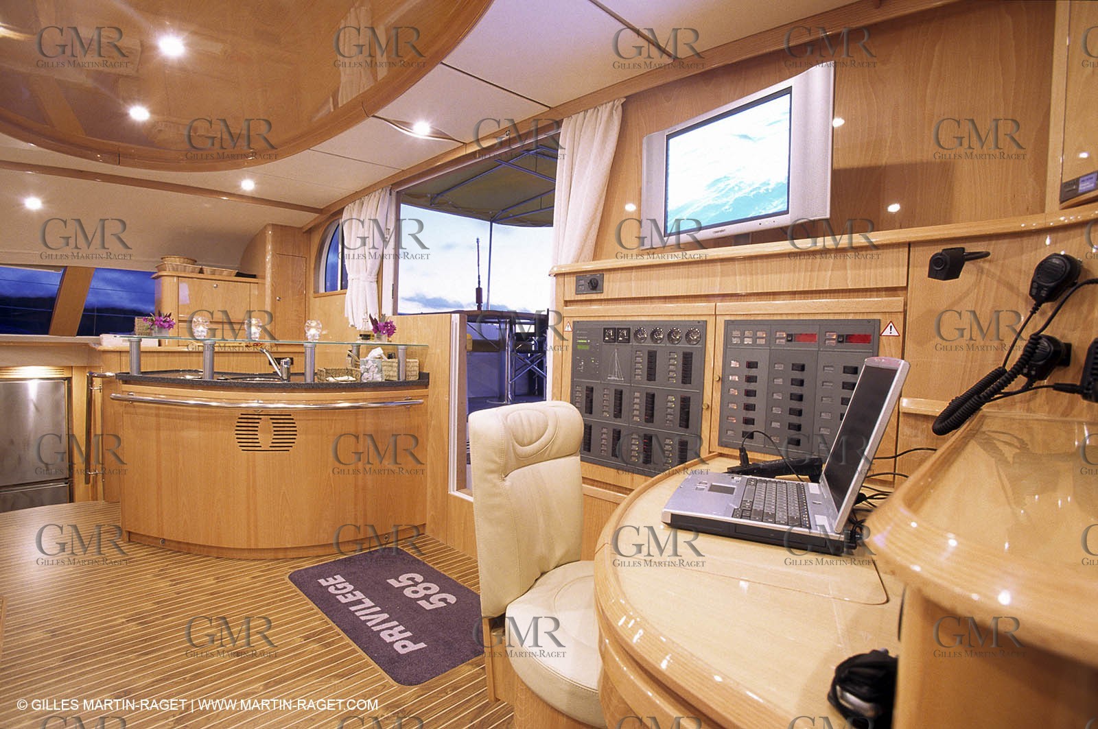 Privilege 585 - Matira - Martinique