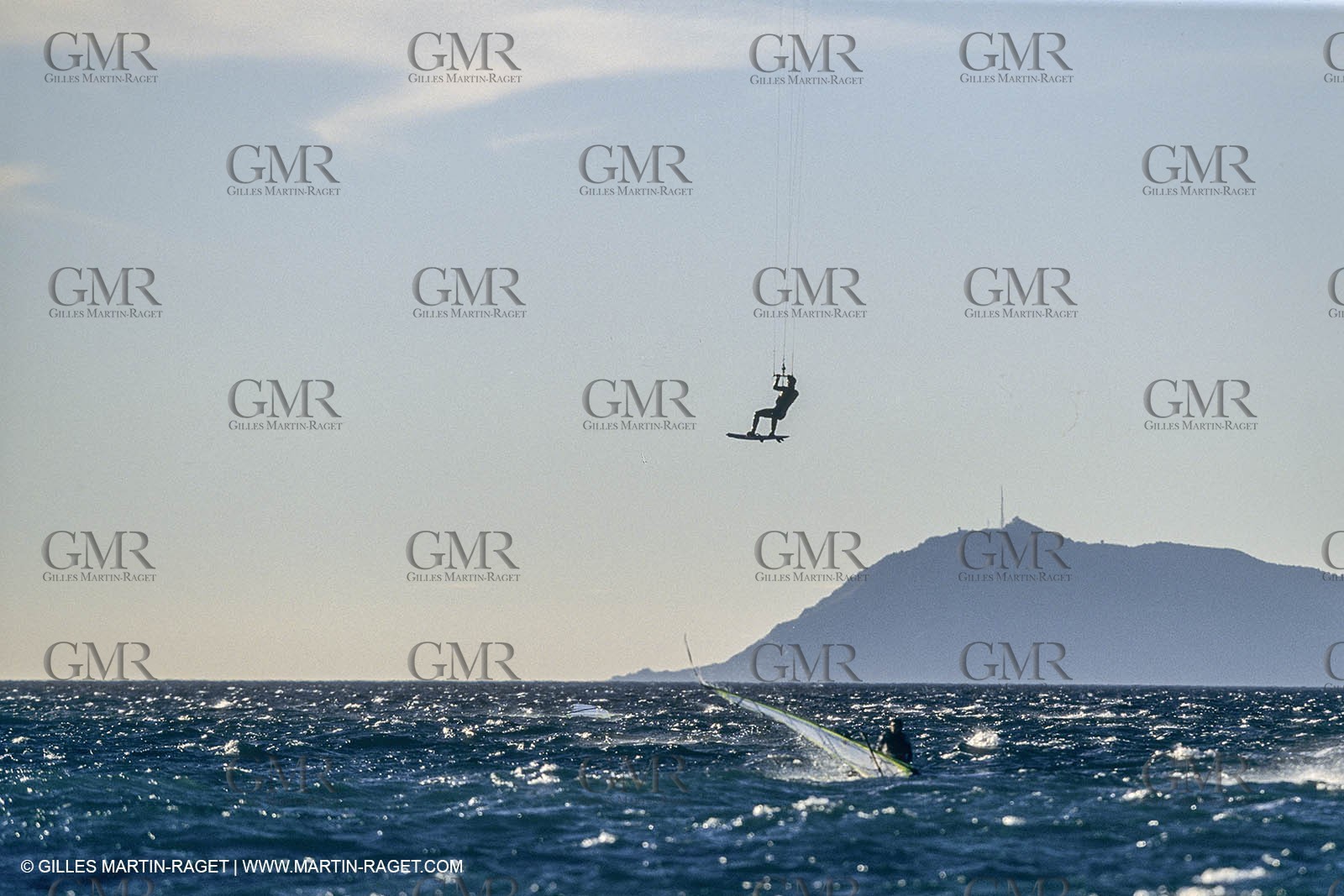 Watersports, Kite surfing