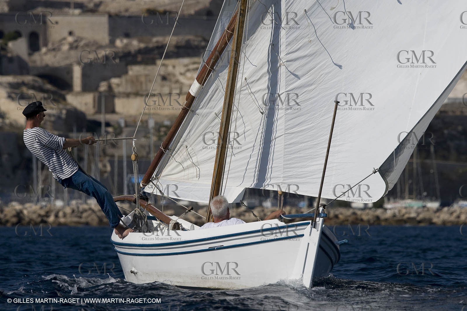 1 09 2007 - Marseille (FRA, 13) - Latin rigs in l'Estaque (Marseille north bay village)