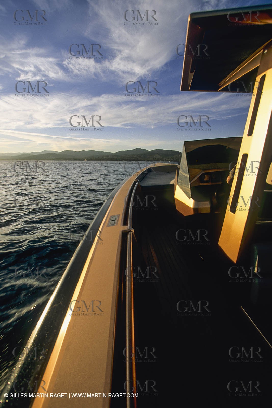 Powerboating, super Yachts