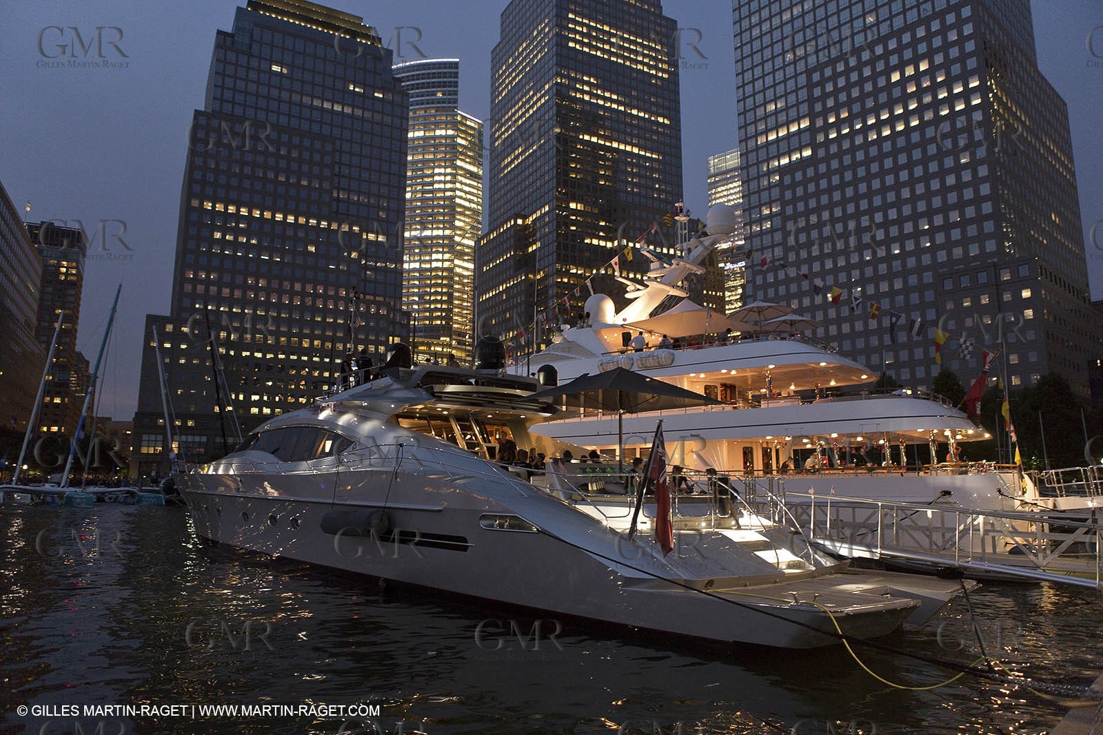 05 07 2012 - New York (USA) - Ocean Krys Race - Speed runs in fornt of NY city