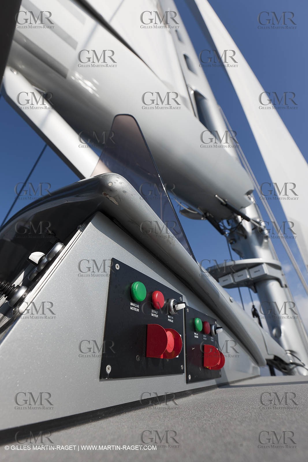 25 02 2011 - La Ciotat (FRA,13) - Super Yachts - Chantier H2X - Cartouche