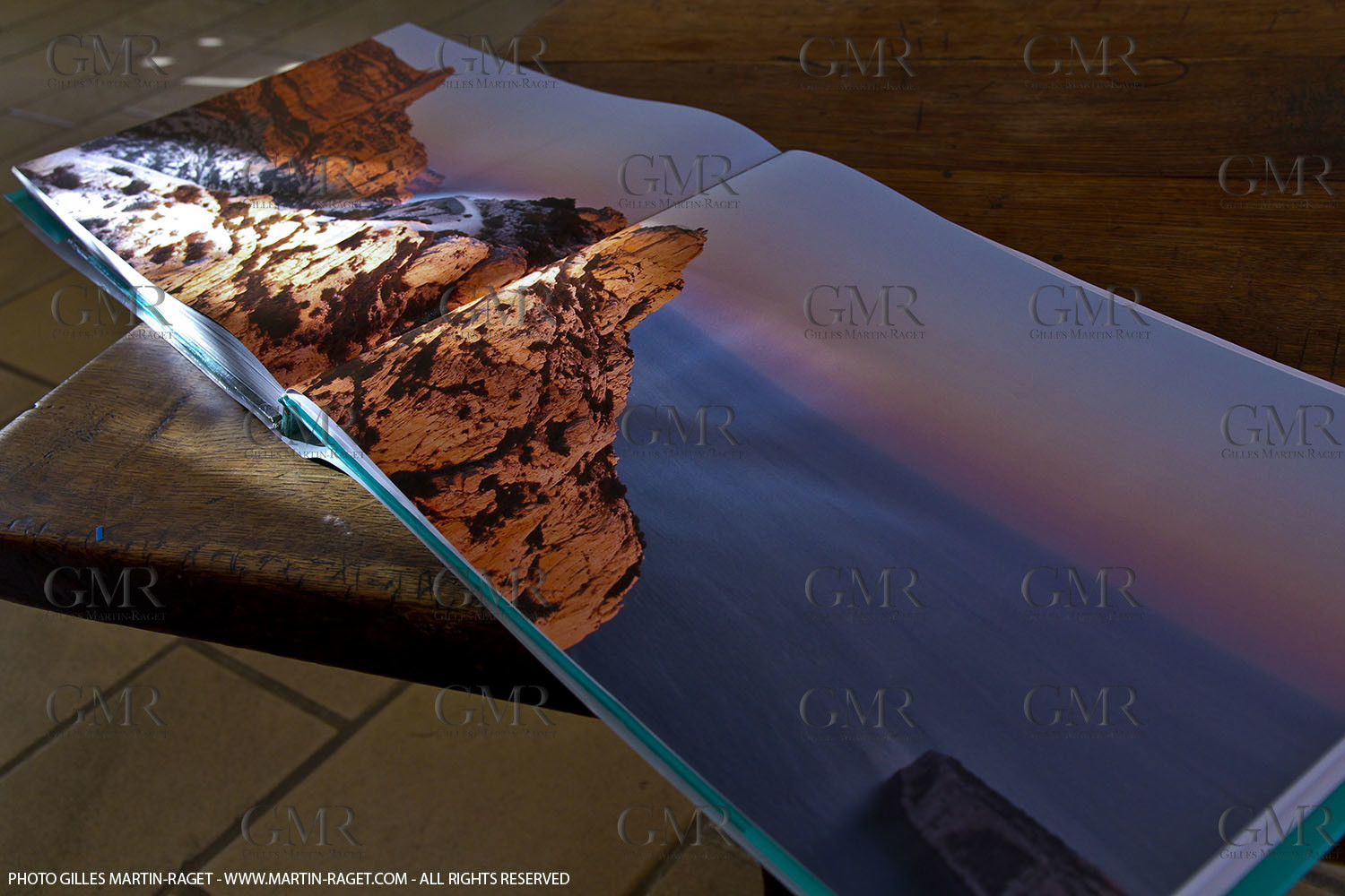 09 11 2010 - Marseille (FRA,13) - Photos odf the book Calanques, Si proches, si lointaines, Ed. Cres, Words by Juliette Lembot, Photos by Gilles Martin-Raget