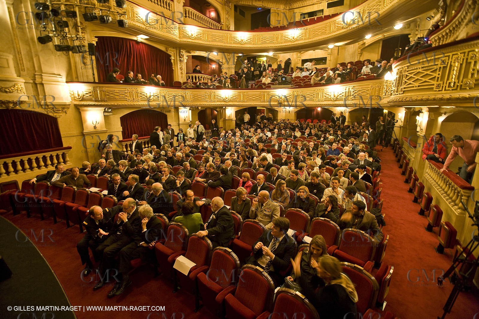 12 08 08 - Paris (FRA) Edouard VII theater - French Sailing Federation - Champions party - French Sailor of the year : Francis Joyon