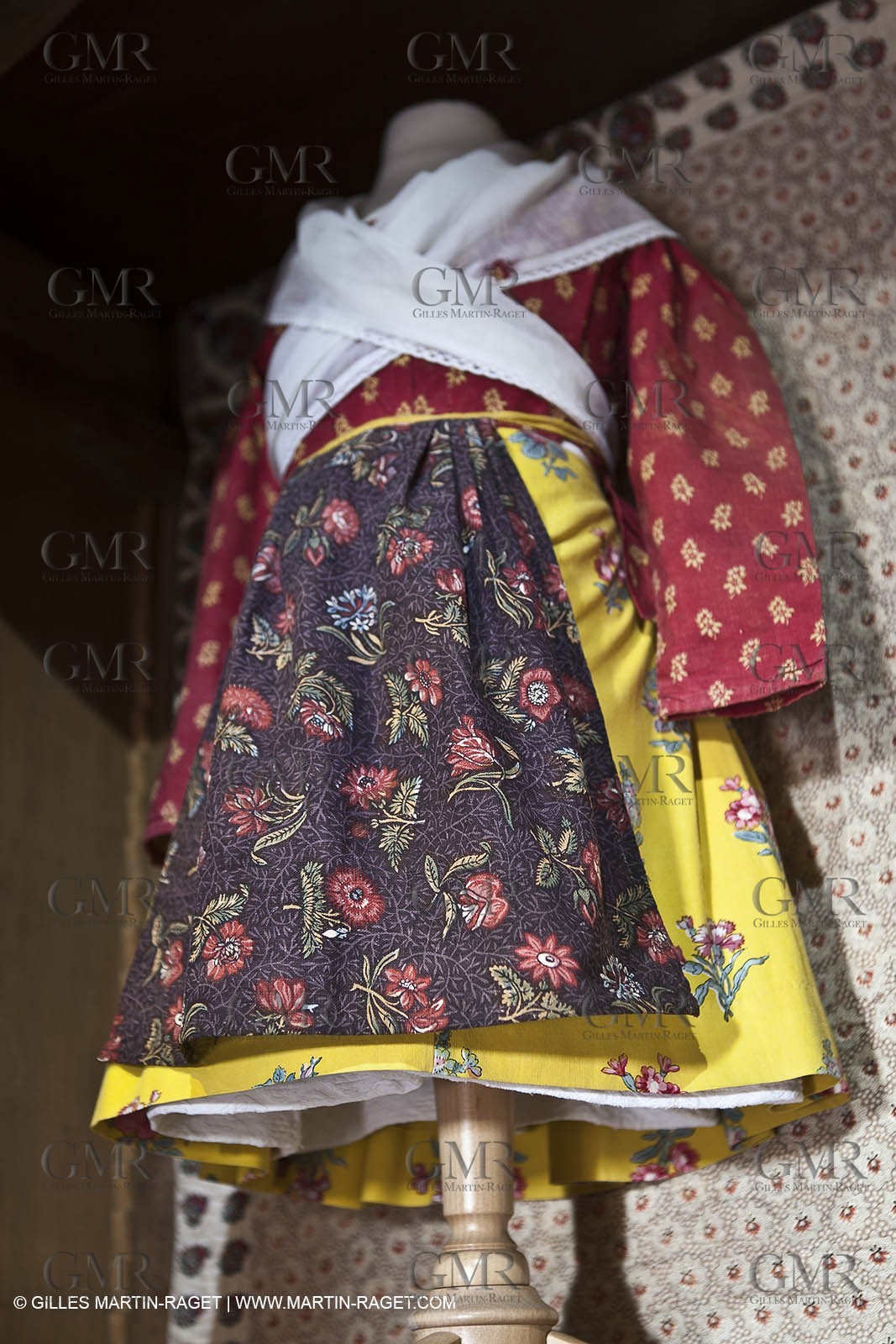 30 06 2011 - Toulon (FRA,83) - Villa Rosemaine - Indiennes sublimes exhibition