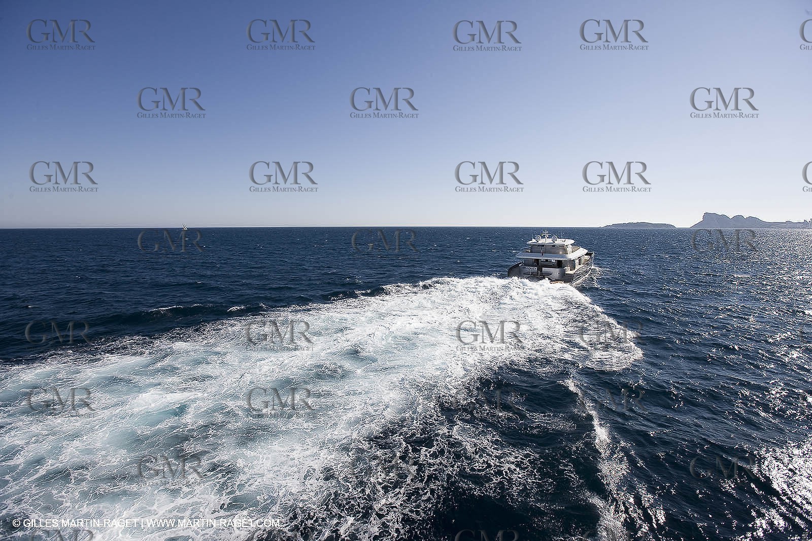 13-07-07 - La Ciotat (FRANCE) - MotorYacht - Chantier H2X