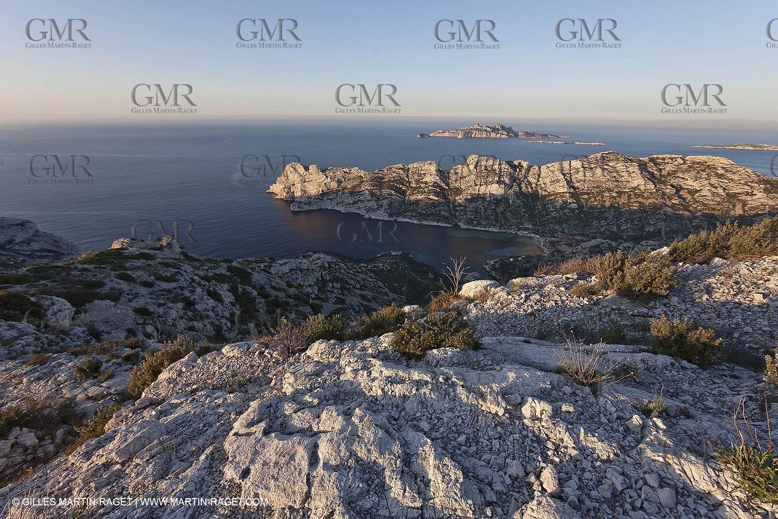 04 04 2009 - Marseille (FRA, 13) - Les Calanques - Marseille as seen from the top of the Baou Rond