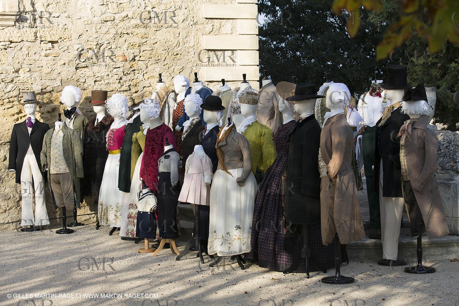 31 10 2013 - Ansouis (FRA,84) - Ansouis castle - Costumes of the exhibit Men costumes