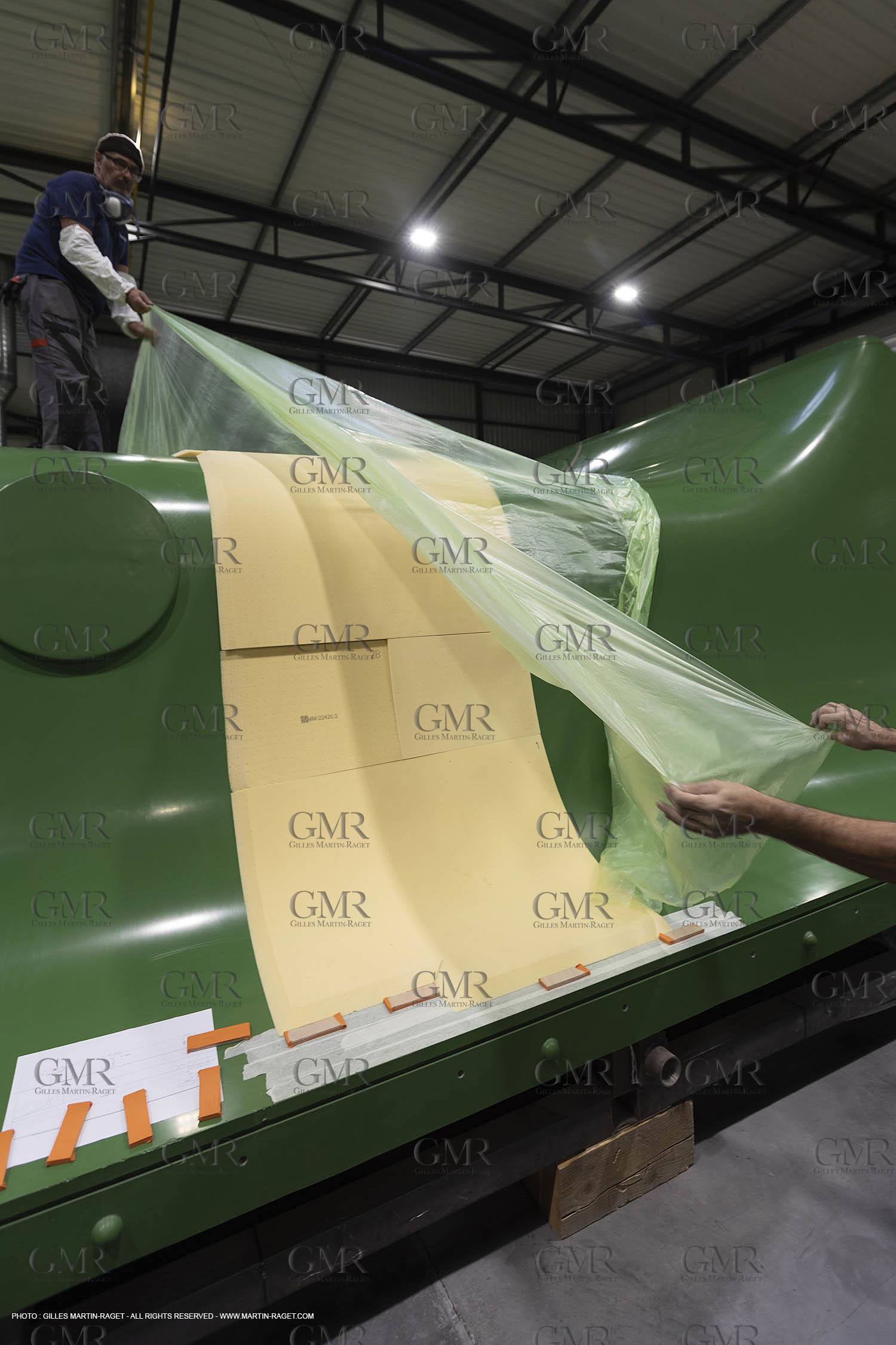 29 10 2018, La Grande Motte (FRA,30), Chantier Gunboat, construction du Gunboat 68, préparation des moules