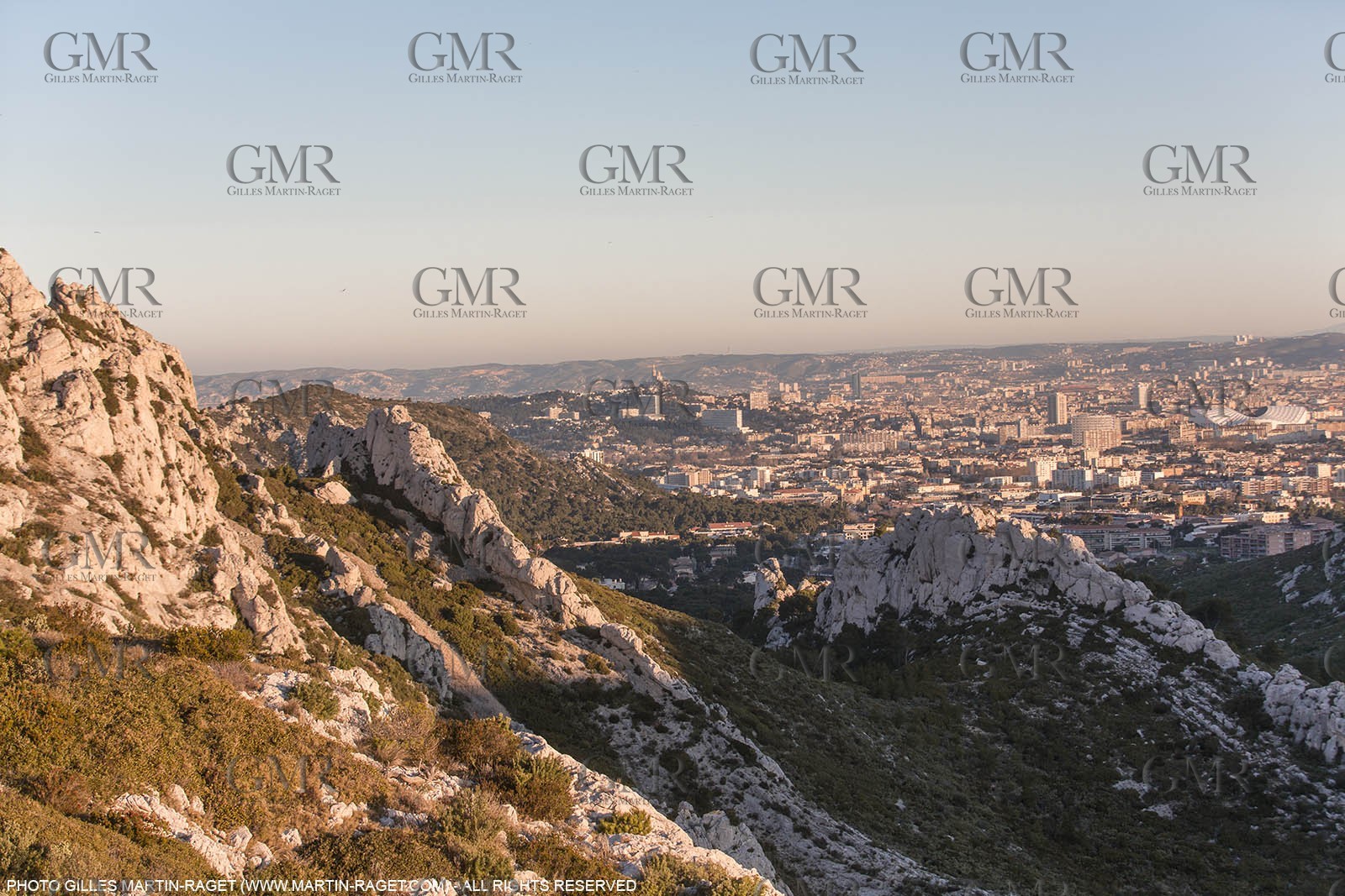 05 03 2015, Marseille (FRA,13), Col de Sormiou, Marseilles as seen from Sormiou pass
