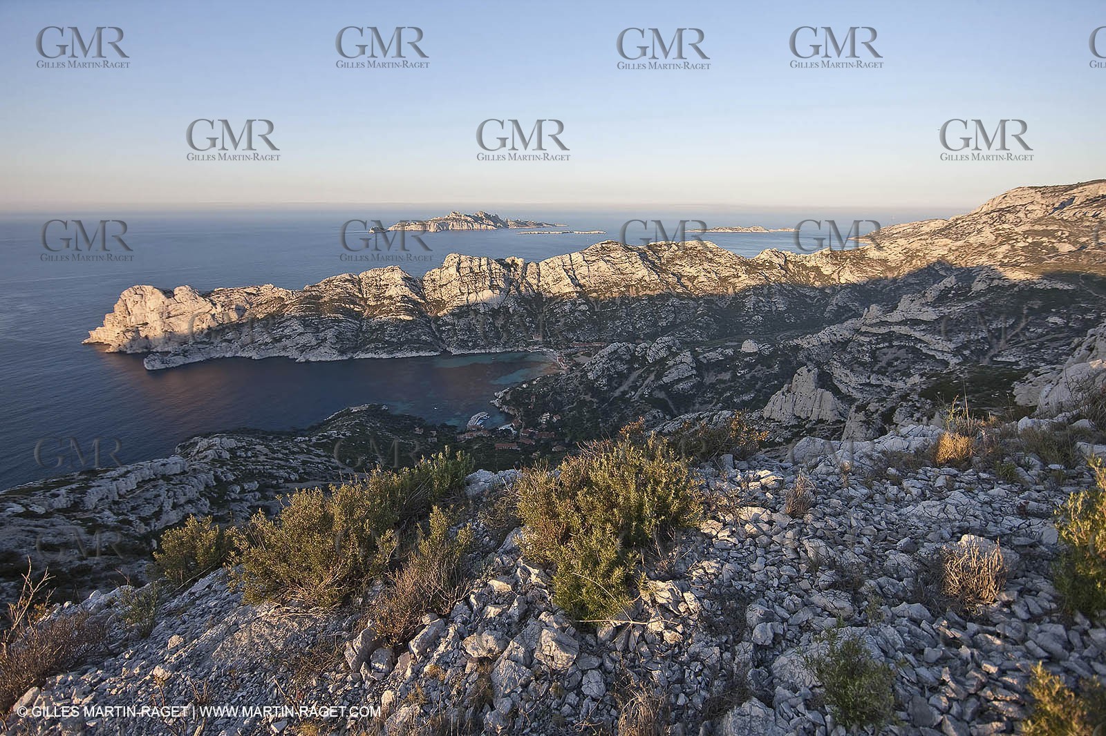 04 04 2009 - Marseille (FRA, 13) - Les Calanques - Calanque de Sormiou vue depuis le Baou Rond
