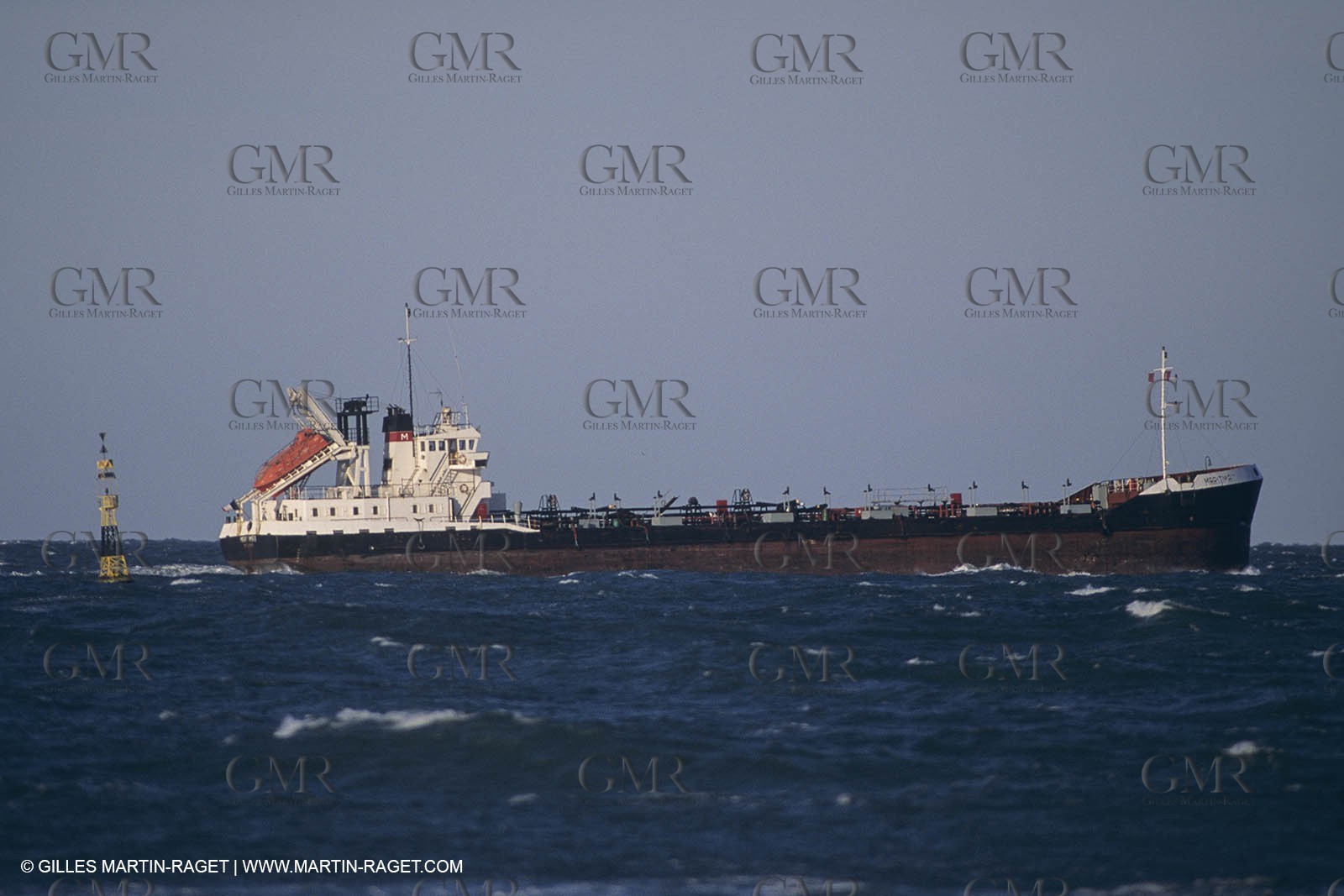 Monde maritime, opérations porturaires, ports, manoeuvres, marine world, harbour operations, maritime shipping,