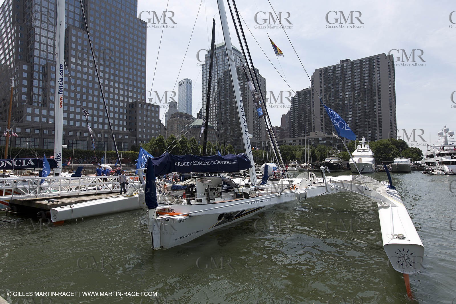 05 07 2012 - New York (USA) - Ocean Krys Race - Speed runs in fornt of NY city