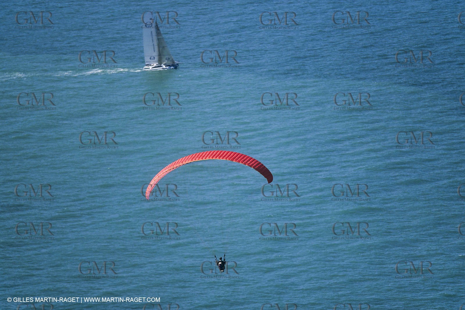 watersports, parachute ascensionnel, winglider, paraglider, aile volante