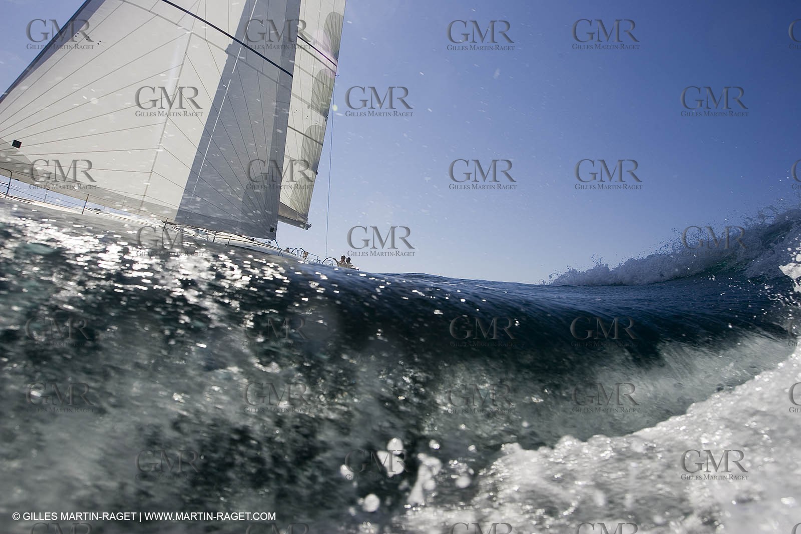 Crusing monohull sailing