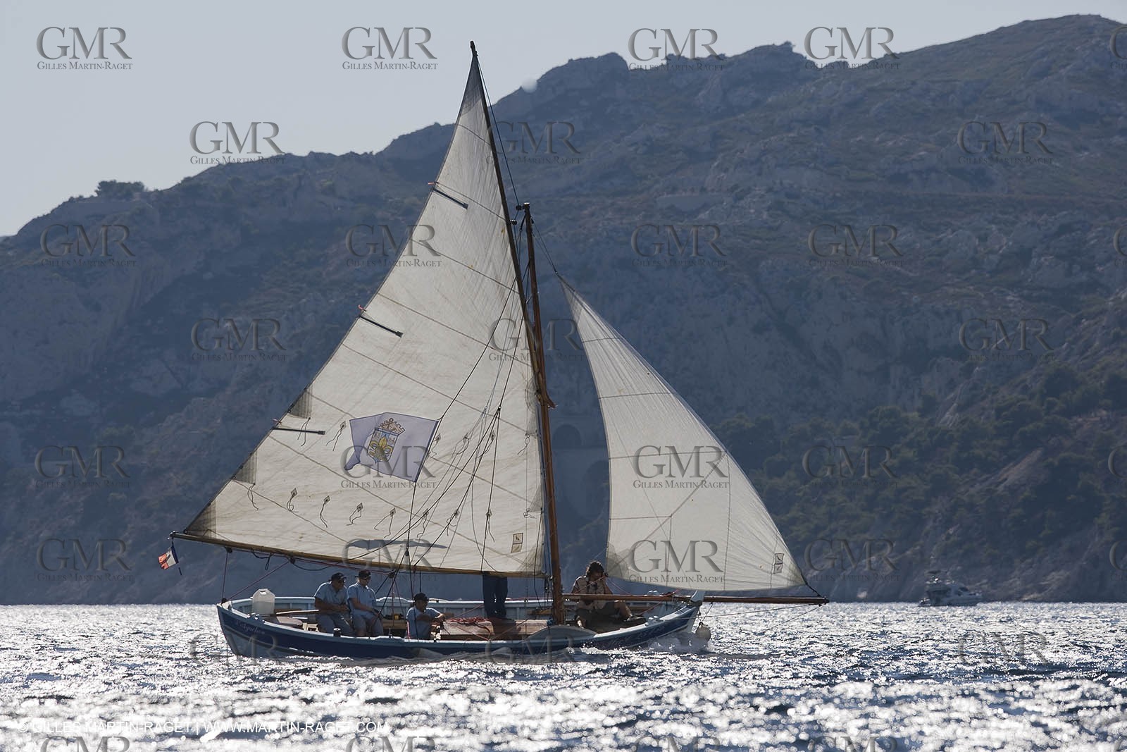 1 09 2007 - Marseille (FRA, 13) - Latin rigs in l'Estaque (Marseille north bay village)