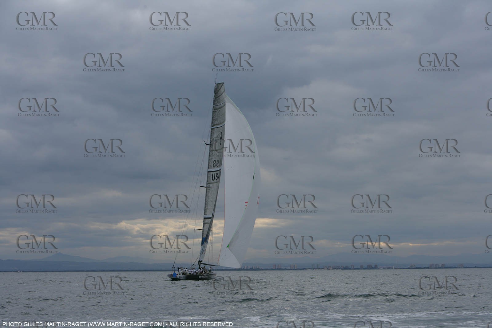 2 05 2007-Valencia (Spain)- 32nd America's Cup - Louis Vuitton Cup - RR2 - Day 4 - BMW ORACLE Racing