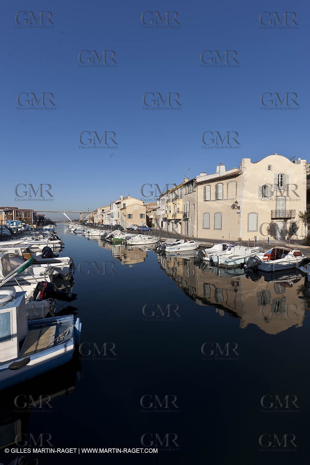 14 03 2012 - Martigues (FRA,13) - neighborhood Le Miroir (the mirror)