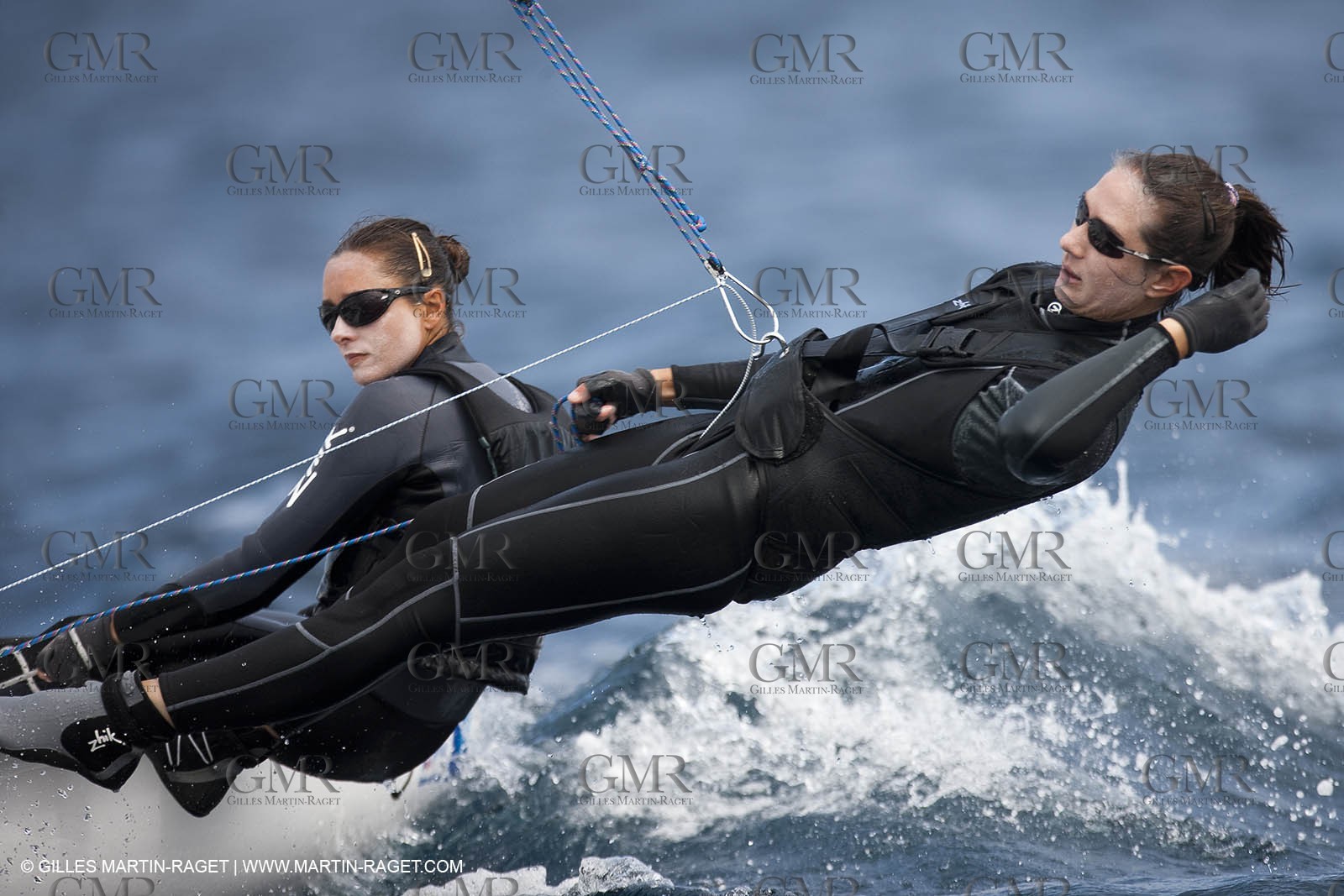 20 04 2010 - Hyères (FRA,83) - SOF 2010 - ZHIK Team - 470 fem -  Ingrid Petitjean - Nadège Douroux