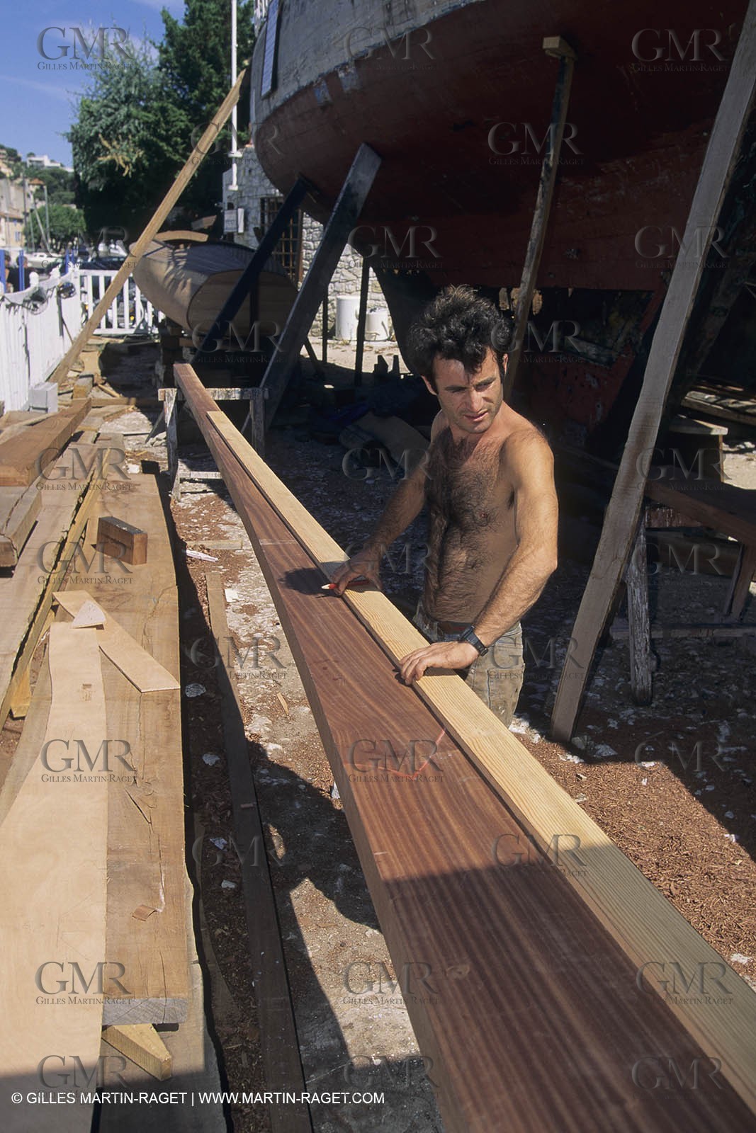 motor boats, claissc runabouts, cefit or Sagitta at Trapani boatyard (Cassis, FRA,13)