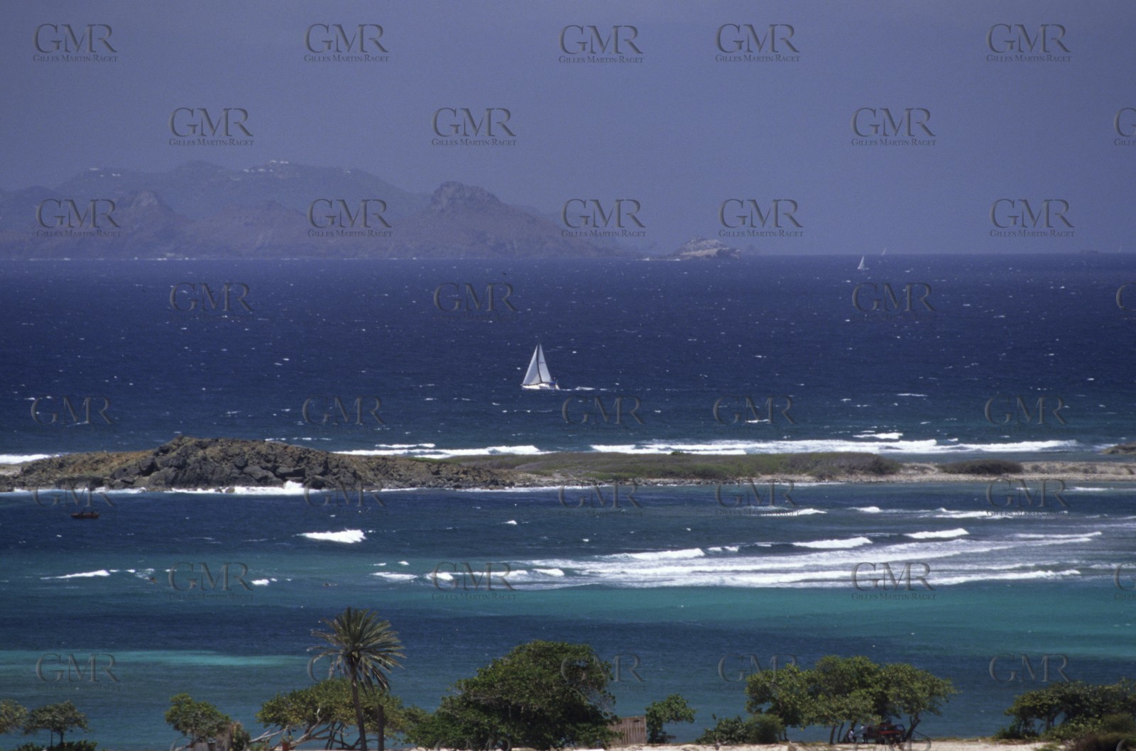 Channel between St Martin et St Barthelemy - Caribbean