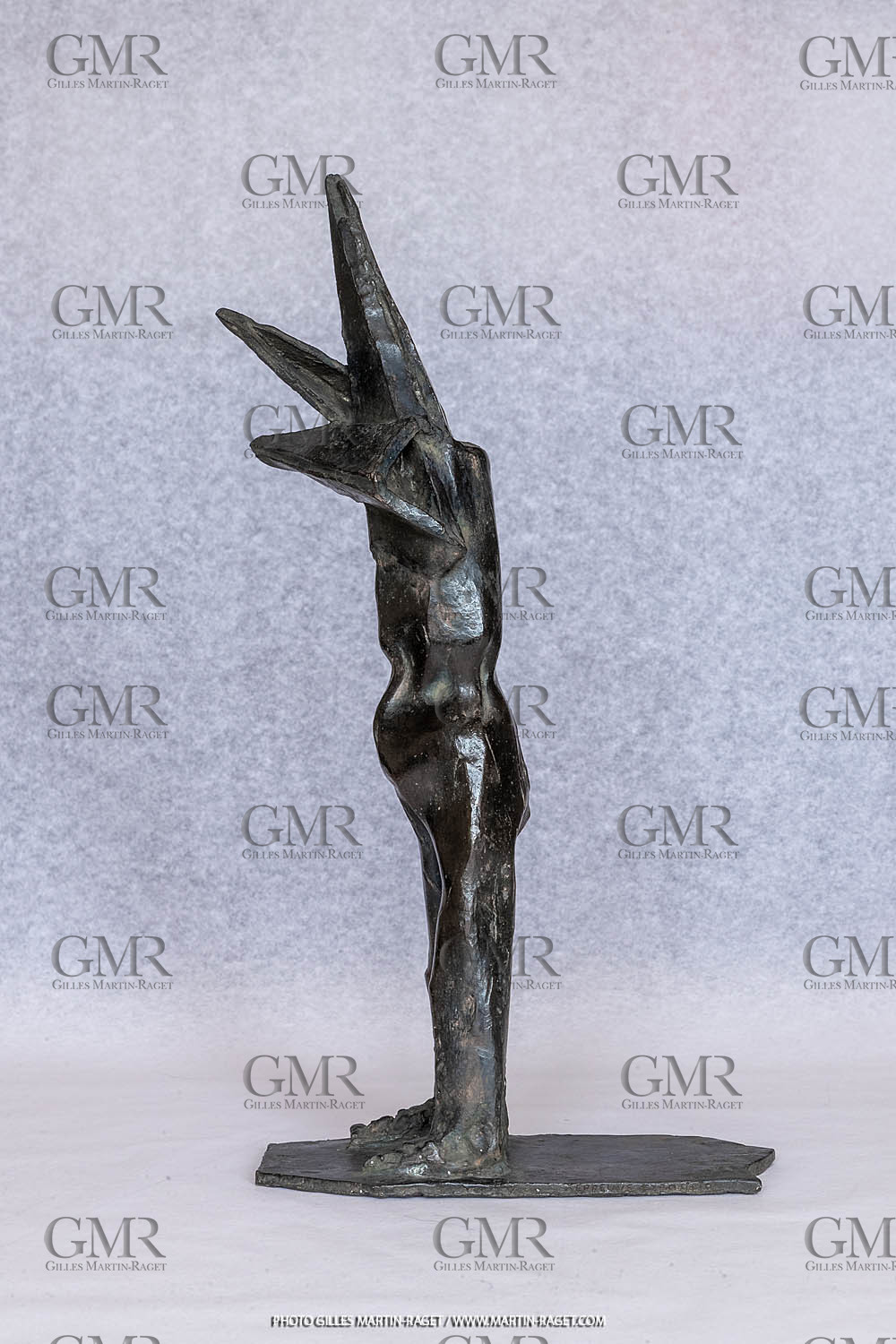 08 01 2023, Marseille (FRA), Oeuvre de Germaine Richier, Guerrier n° 2 1953, Bronze patiné foncé, Fondeur : L.Thinot, Paris, 39 x 9 x 20 cm, Collection particulière