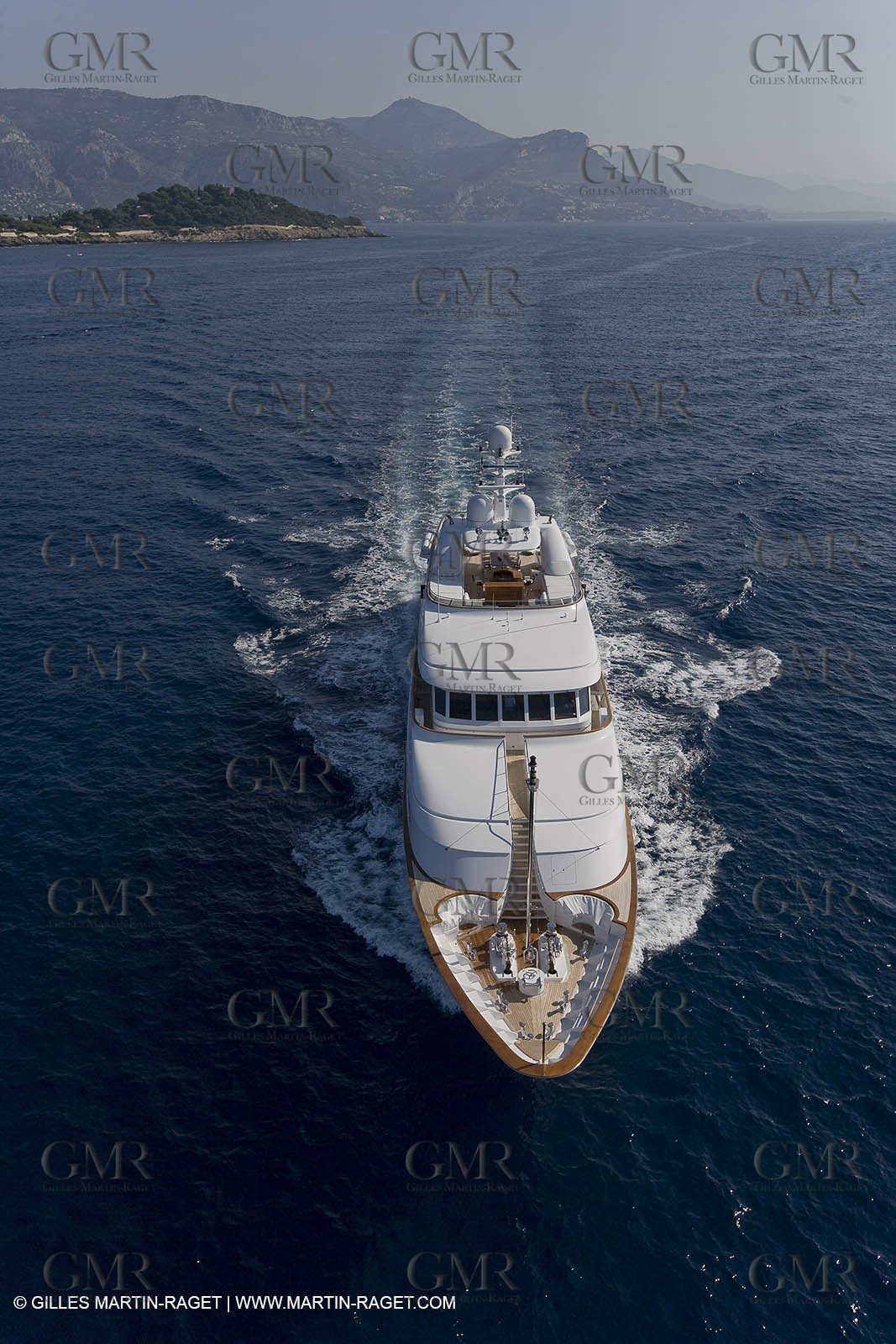 28 07 2007 - St Jean Cap Ferrat - SuperYachts - Motor Yachts - Hampshire