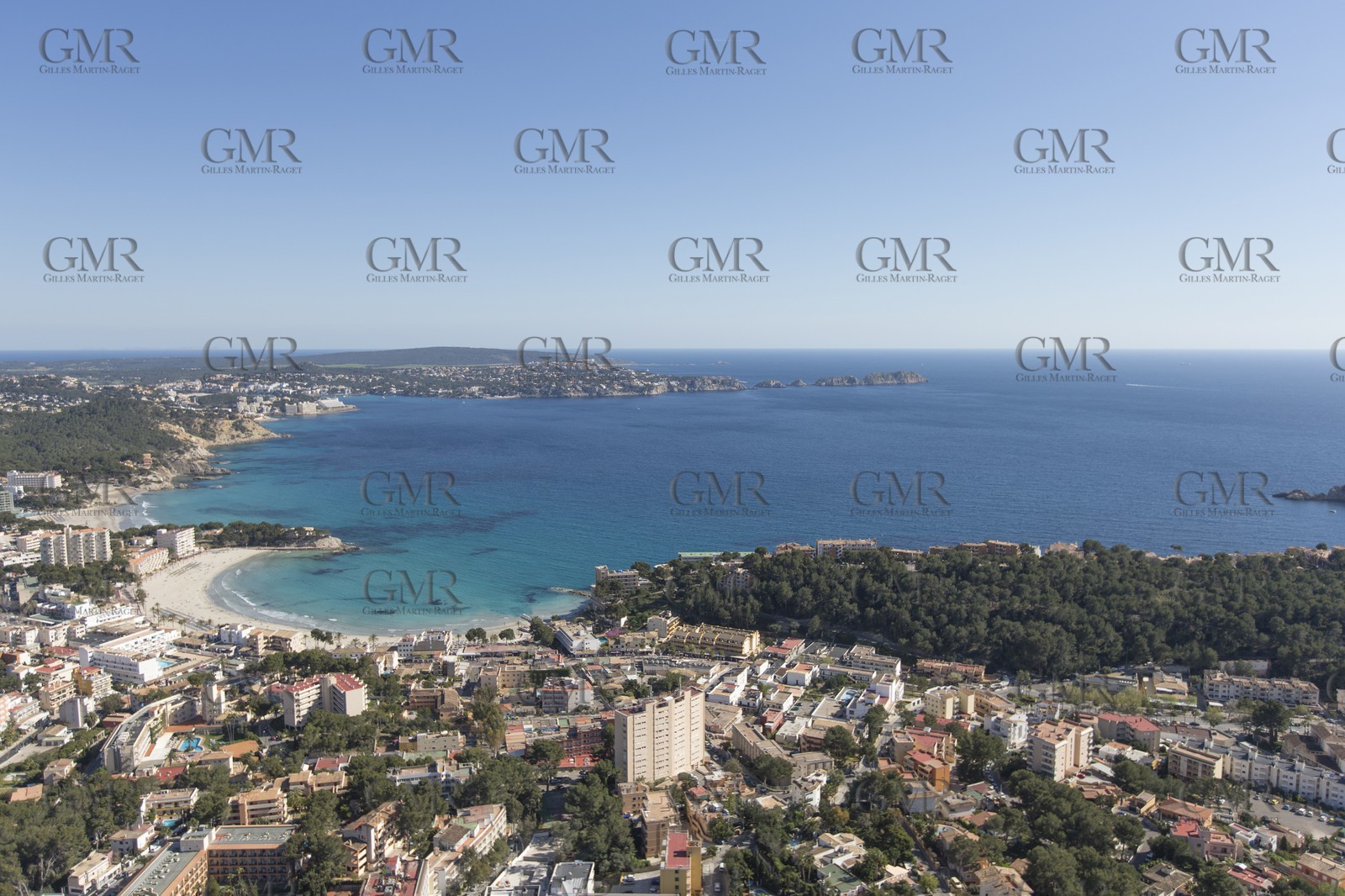 08 04 2015, Andraitx (Isla de Mallorca, Islas Baleares, ESP), Chantier Fountaine-Pajot, Motor Yacht 37