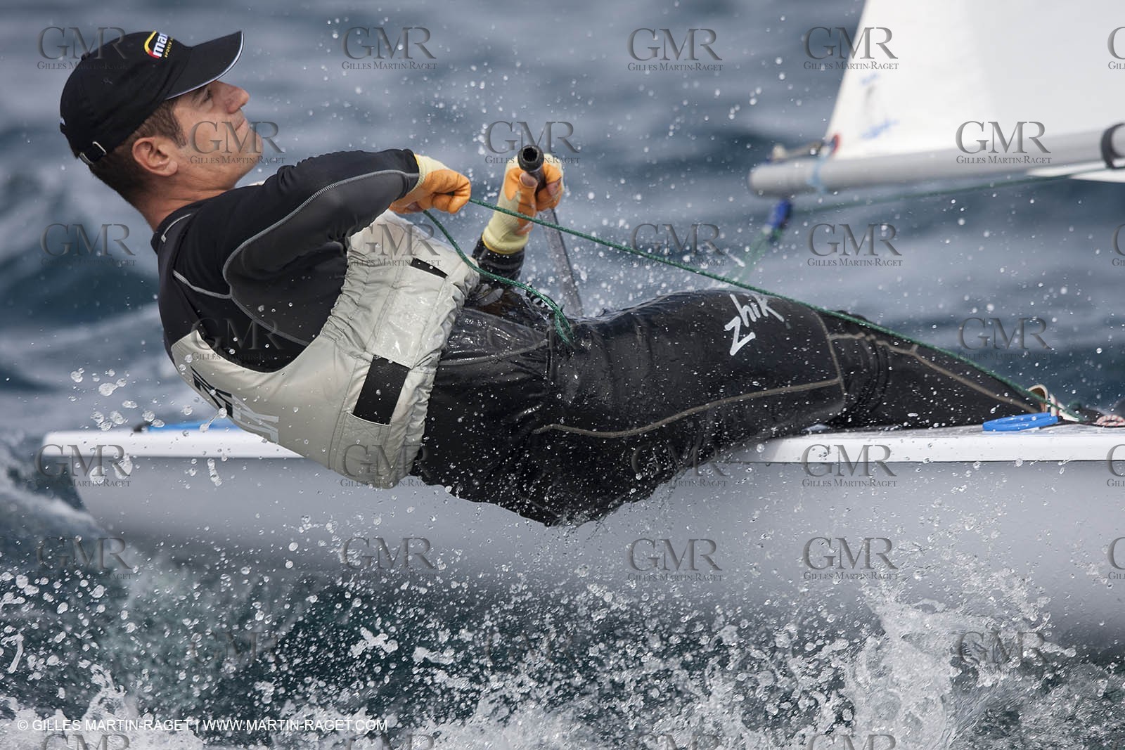 20 04 2010 - Hyères (FRA,83) - SOF 2010 - Zhik Team - Laser Men - Javier Hernandez