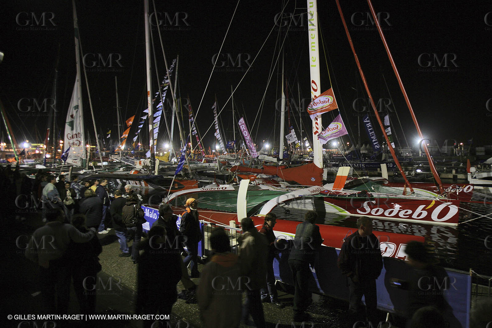 27 10 2006 - Saint Malo (FRA) - Route du Rhum 2006 - Dock ambiances