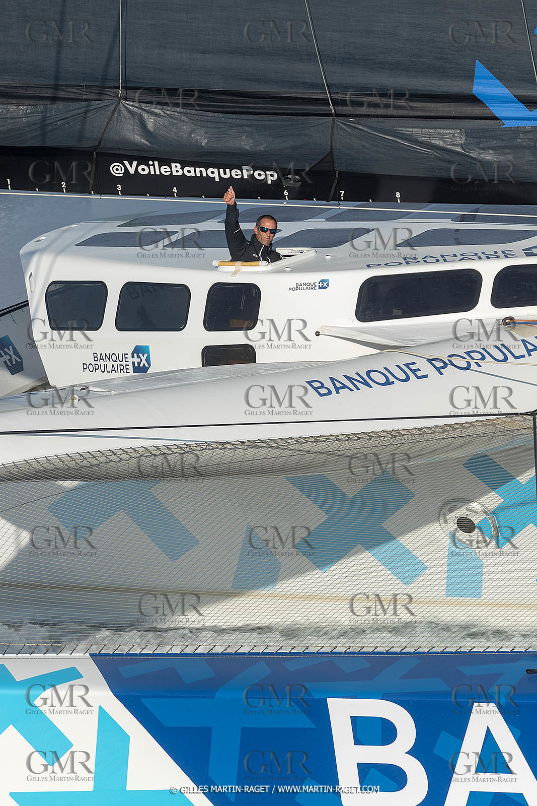 Banque Populaire devant Marseille