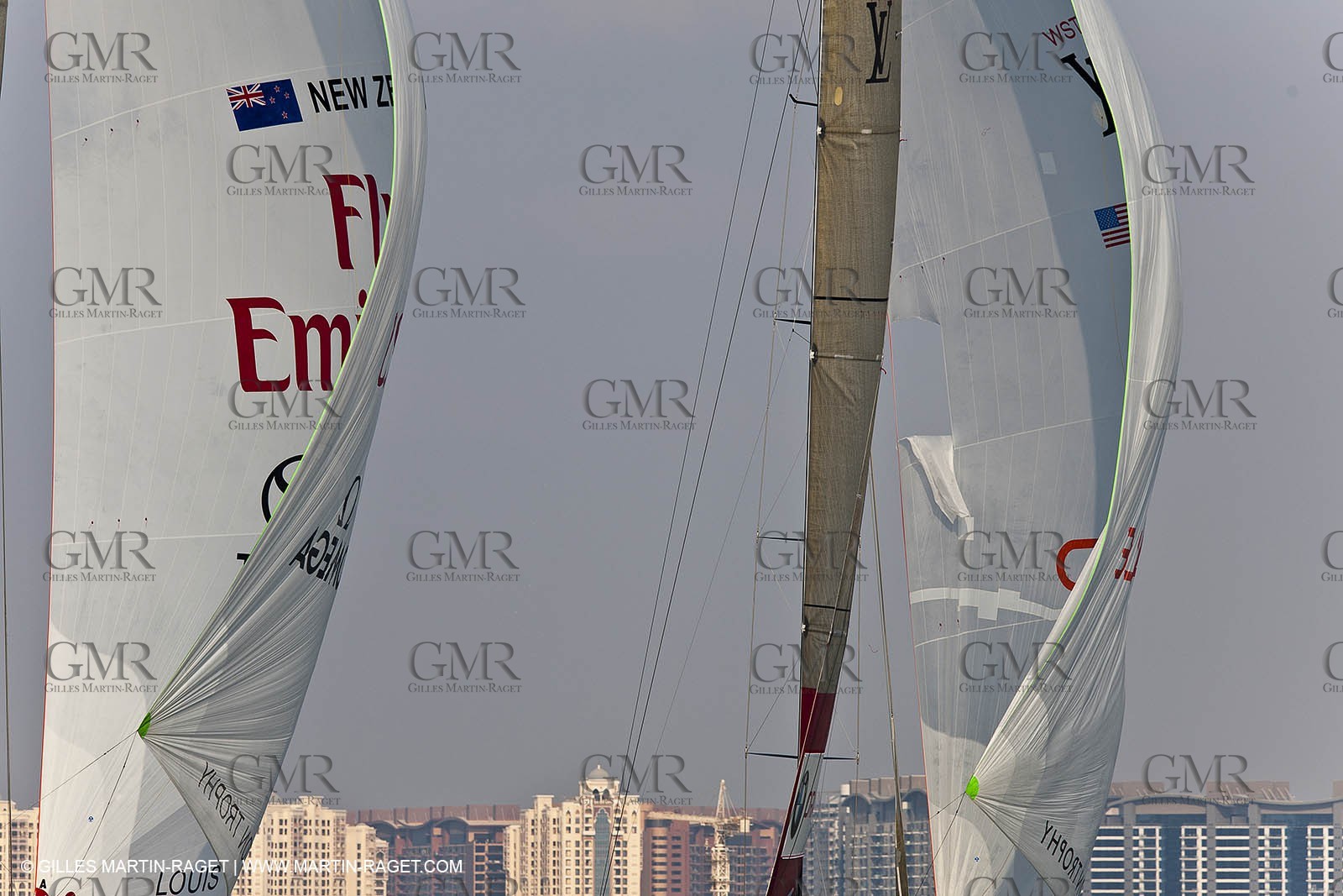 27 11 2010 - Dubai (UAE) - Dubai Louis Vuitton Trophy - Final -  BMW ORACLE Racing Vs Emirates Team New Zealand