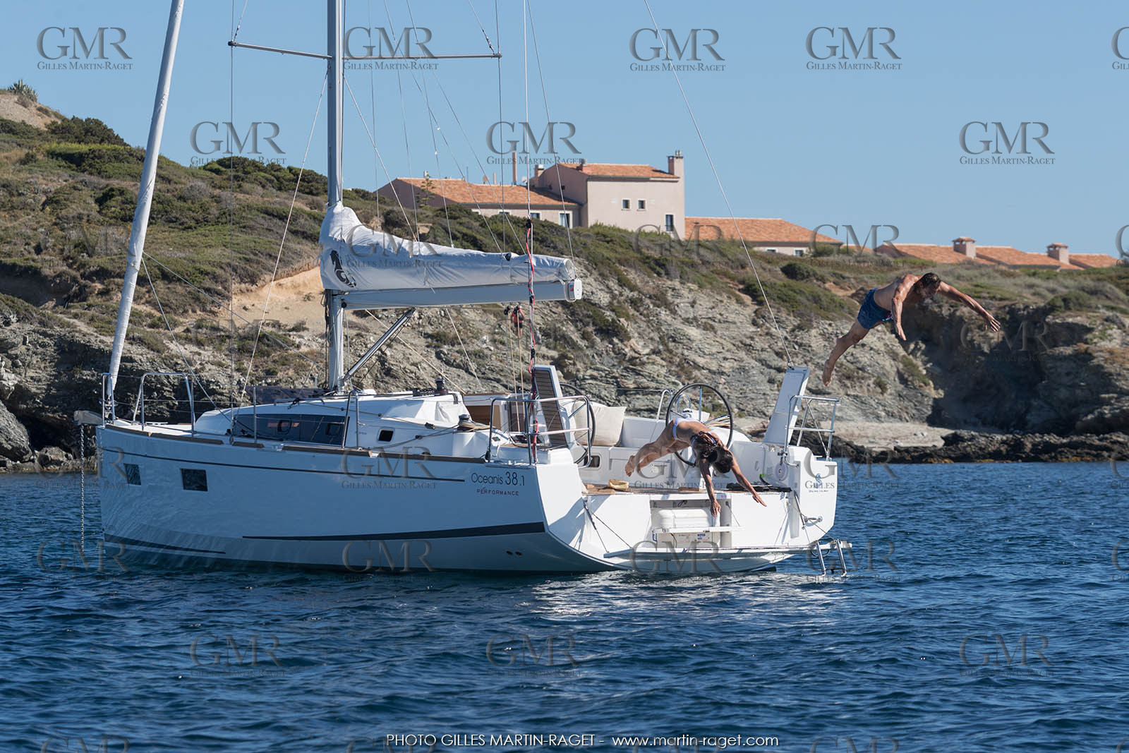 04 07 3017; Les EMbiez (FRA; 83) - Chantier Beneteau; Oceanis 38.1