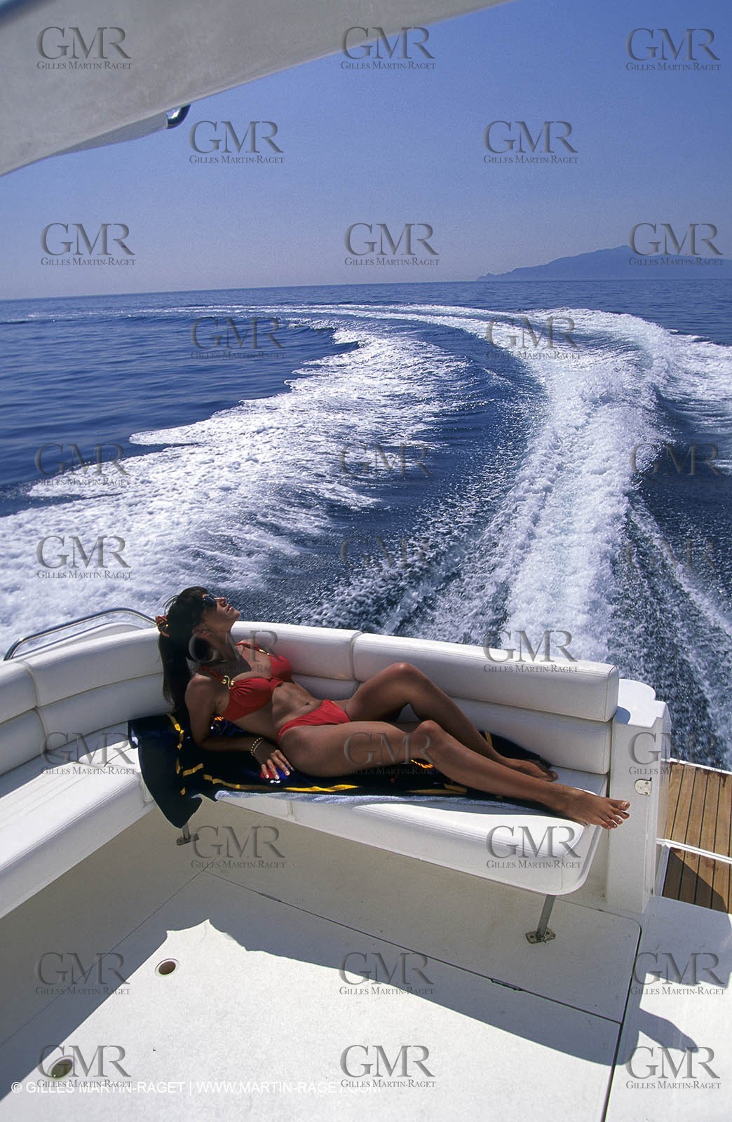 MotorYacht - People