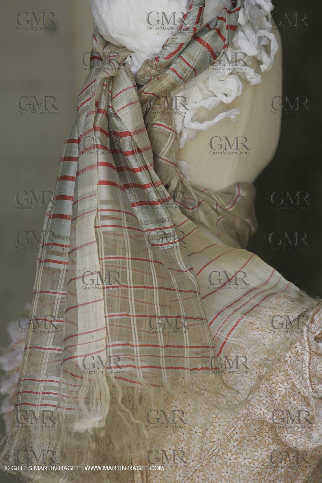 May 2004 - La Tour d'Aigues (FRA, 84) - Old costumes for women of the South exhibition