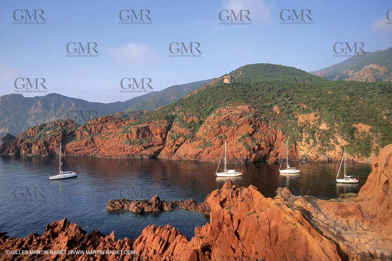 Crusing monohull sailing