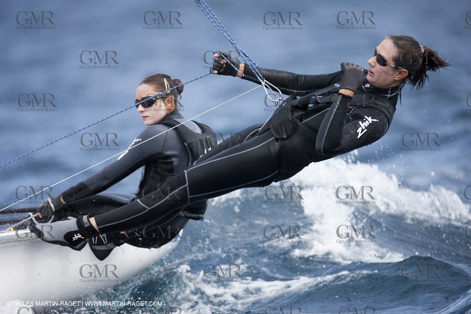 20 04 2010 - Hyères (FRA,83) - SOF 2010 - ZHIK Team - 470 fem -  Ingrid Petitjean - Nadège Douroux