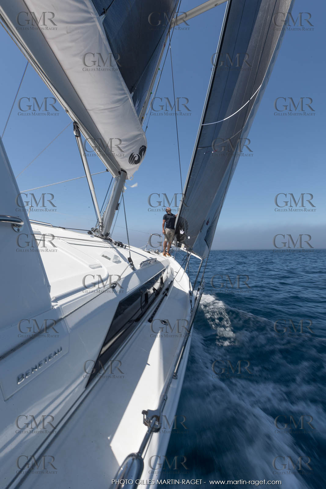 04 07 3017; Les EMbiez (FRA; 83) - Chantier Beneteau; Oceanis 41.1