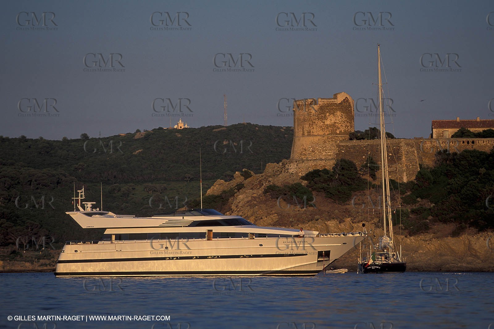 Motoryachts - SUPER YACHTS