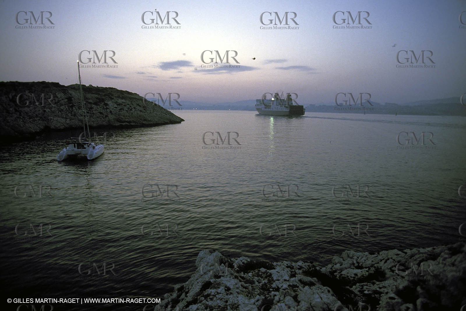 Cruising monohull mooring