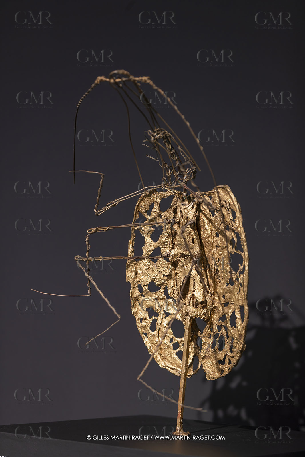 30 10 2023, Montpellier (FRA), oeuvre de Germaine Richier, Exposition Centre Pompidou - Musée Fabre 2023, La Mandoline [La Cigale] 1954-1955, Bronze naturel nettoyé, Epreuve d'exposition, Fondeur : L. Thinot, Paris, 60 x 39 x 44 cm, Collection particulière