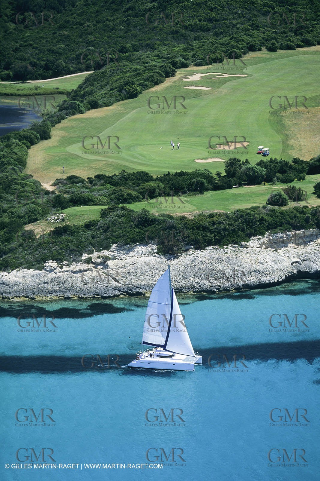 Sailing, cruising, multihulls under sails