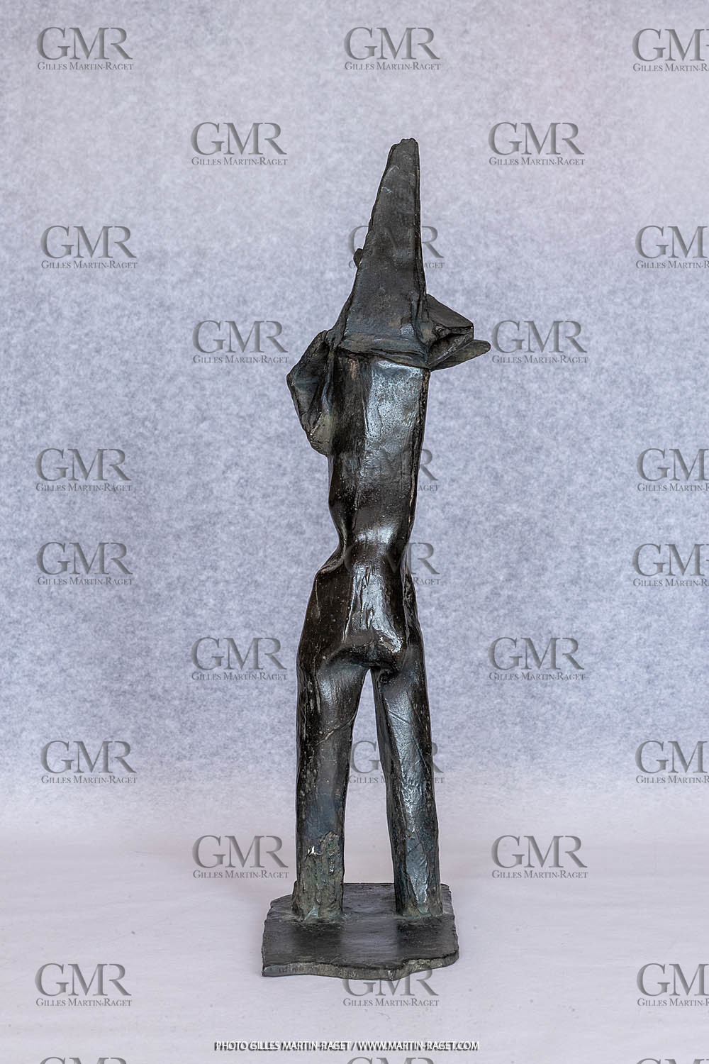 08 01 2023, Marseille (FRA), Oeuvre de Germaine Richier, Guerrier n° 2 1953, Bronze patiné foncé, Fondeur : L.Thinot, Paris, 39 x 9 x 20 cm, Collection particulière